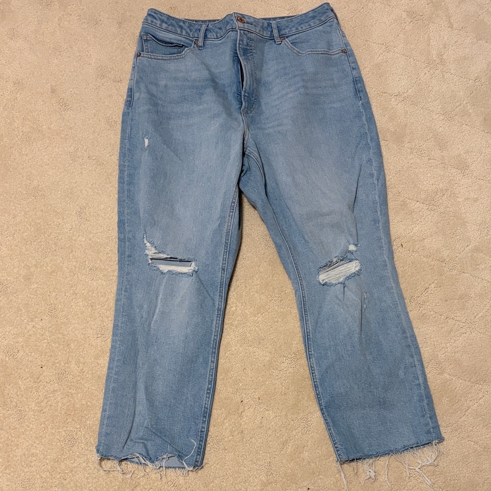 New Express Curvy Mom Jeans High Rise Distressed Light Blue Jeans Size 14 - Picture 1 of 3
